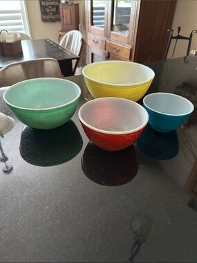 Pyrex nesting bowls that have seen some use.